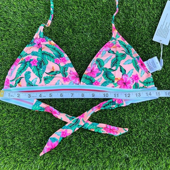 STYLISH SWIMWEAR Bikini Top size medium - Picture 3 of 6